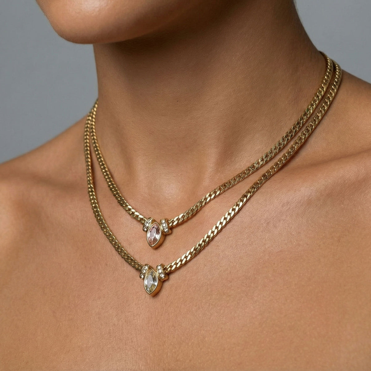 Colar Dourado com Zircónia Central – foto 3