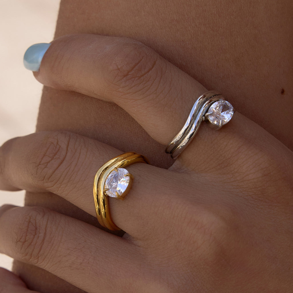 Anel Duplo Ondulado com Duas Zircónias – Atelier 21