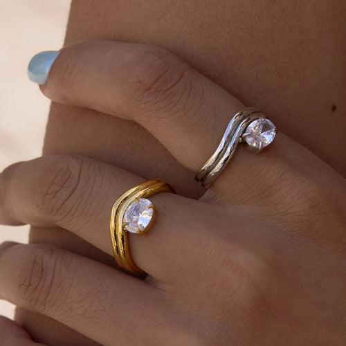 Anel Duplo Ondulado com Duas Zircónias – Atelier 21