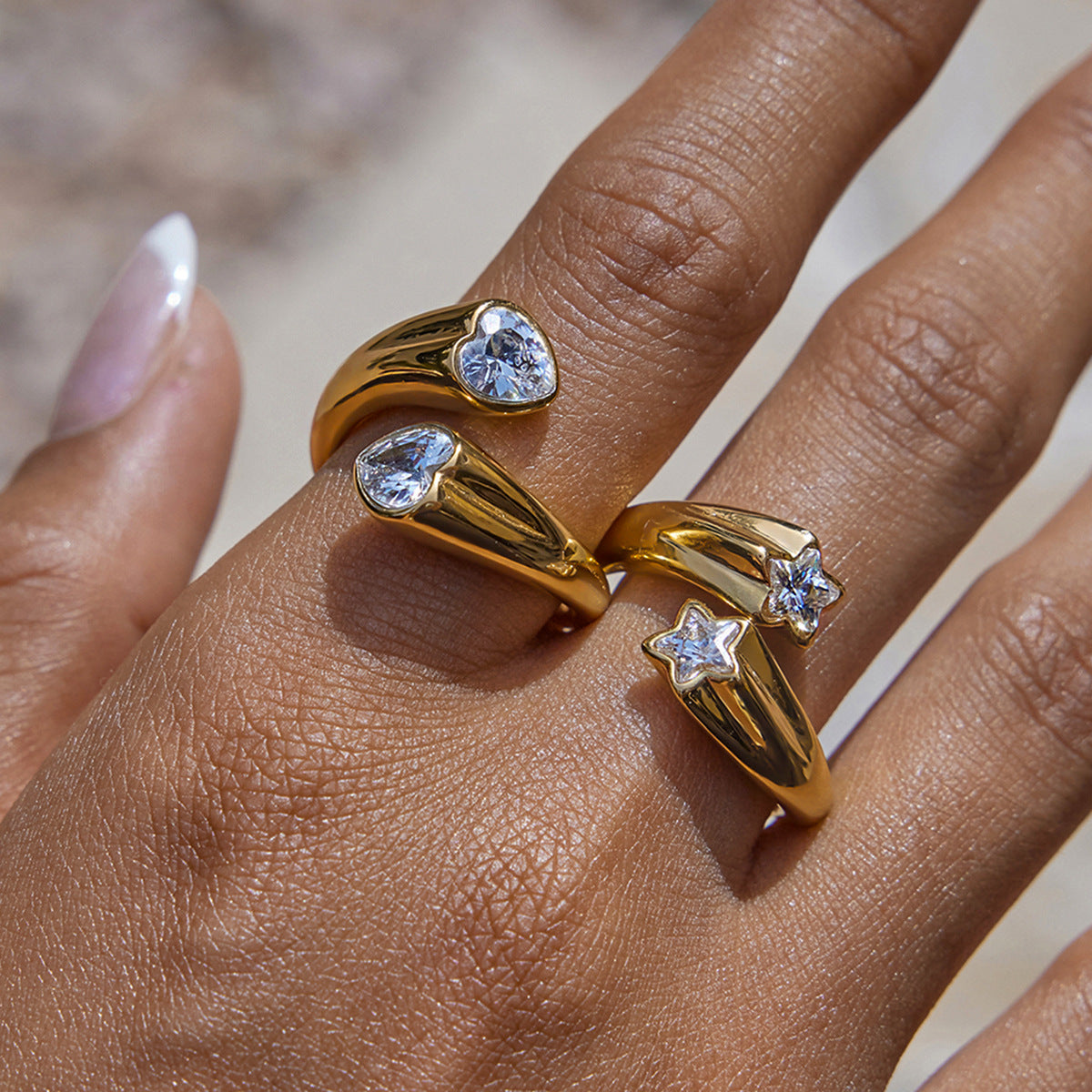 Anel Aberto Dourado Coração e Estrela – Atelier 21