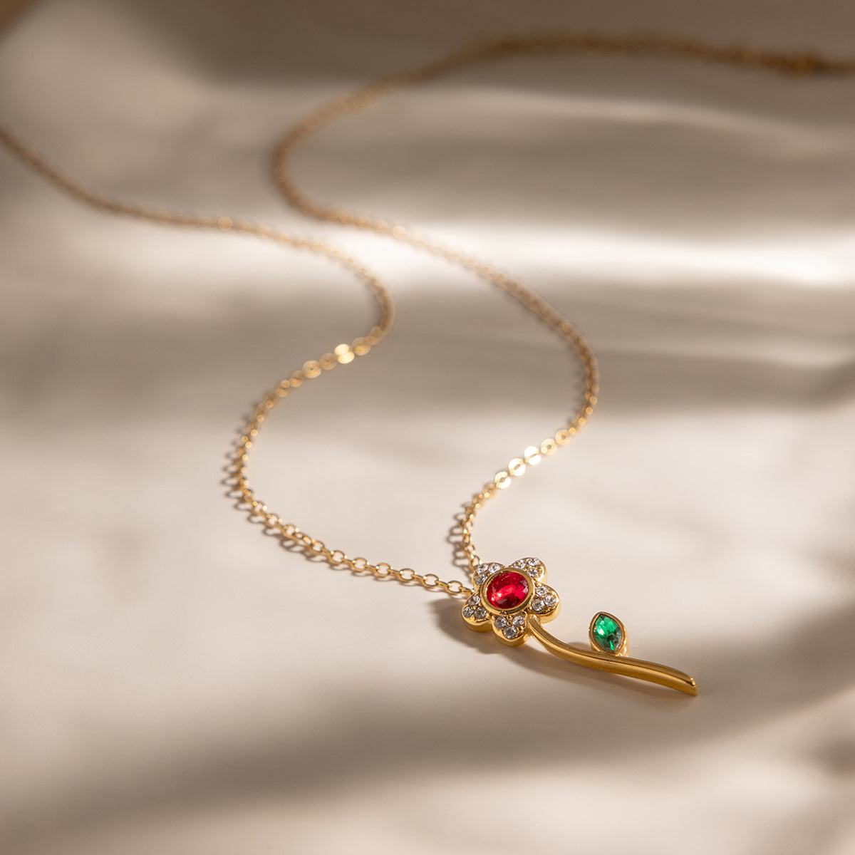 Colar Dourado Delicado – Atelier 21