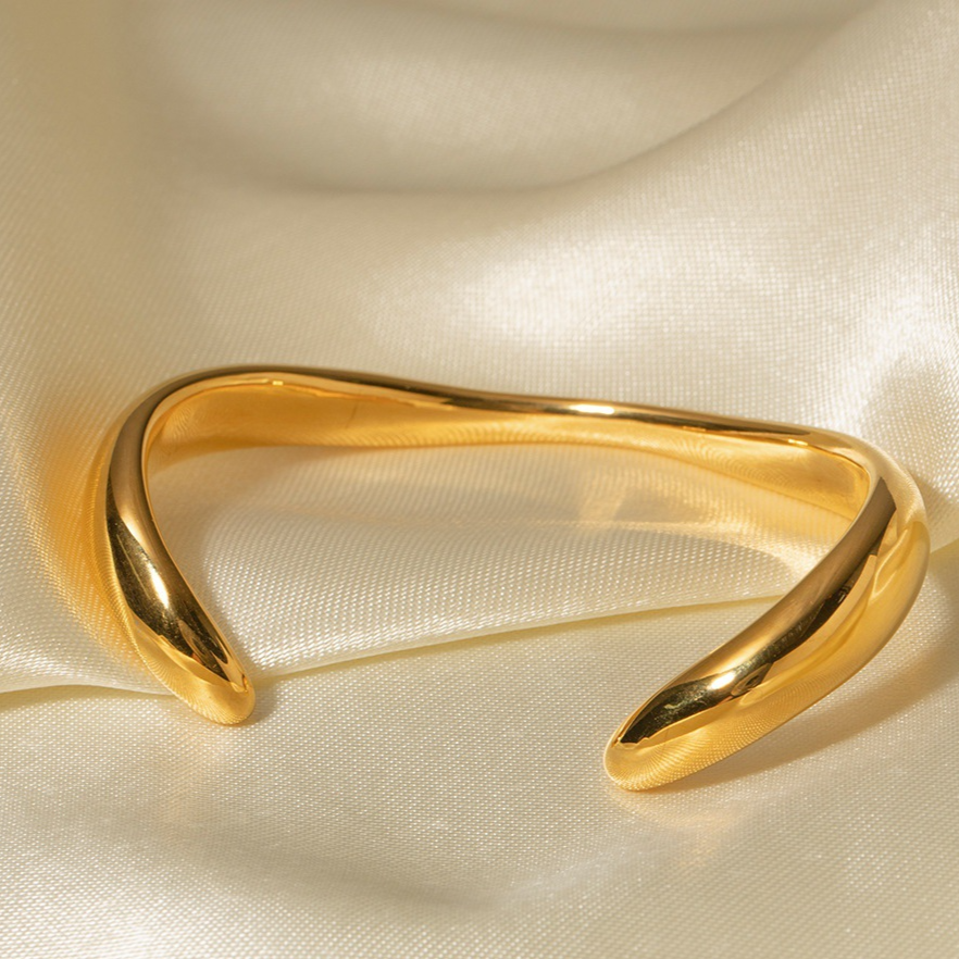 Bracelete Aberto com Pérolas – Atelier 21