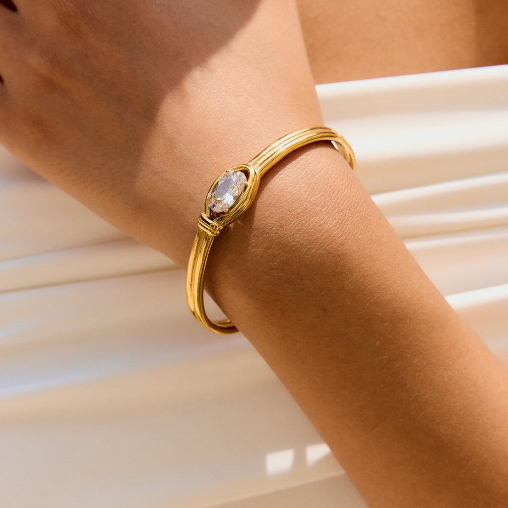 Bracelete Rígido Dourado com Zircónia – foto 4