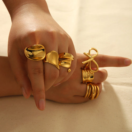 Anel Dourado Statement – Laço e Modelos Orgânicos – Atelier 21